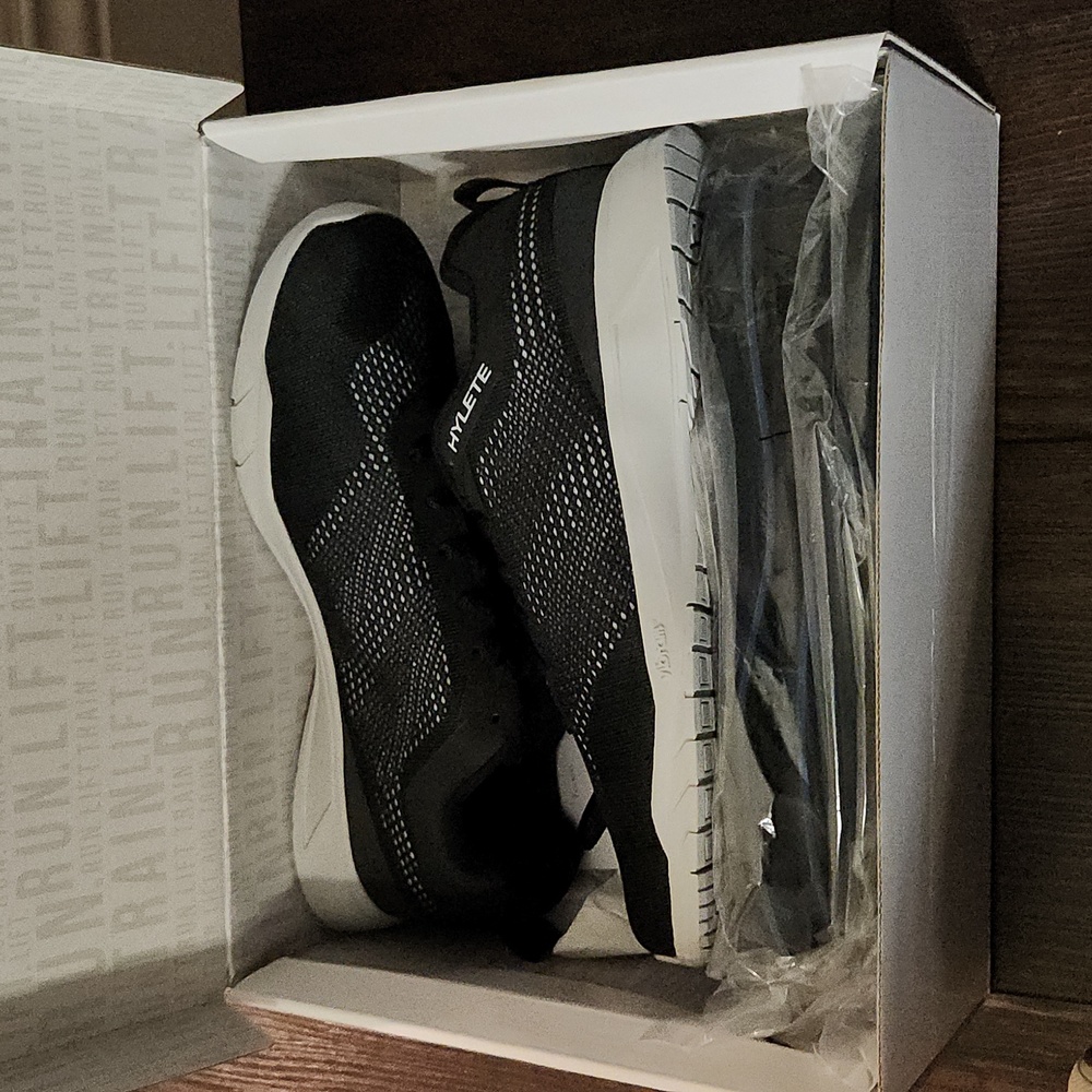 NEW NIOB Women's Hylete Black Shoes Circuit II, With 3 Different Insoles, 9.5